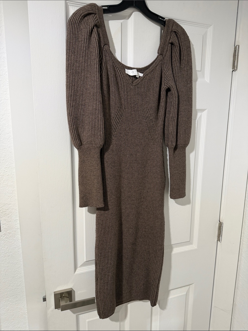 ASTR Brown Ribbed Puff-Sleeve Midi Dress